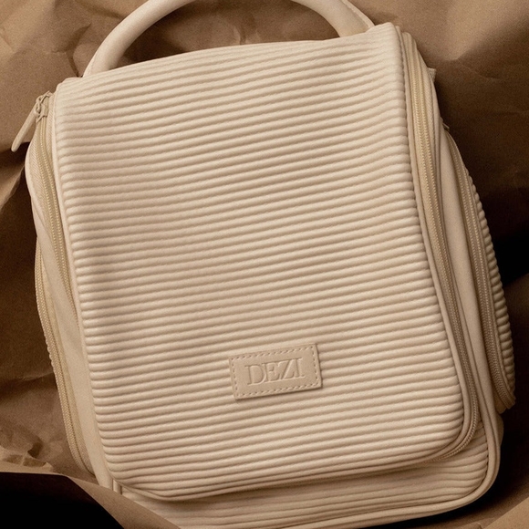 DEZI Handbags - Cream Quilted Travel Bag Dezi Skn